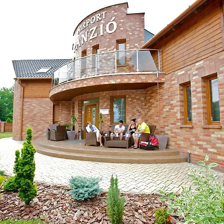 Guest house Airport Wellness Panzio 2*