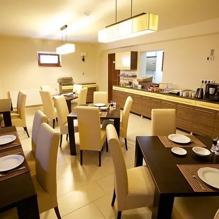 Airport Wellness Panzio 게스트하우스